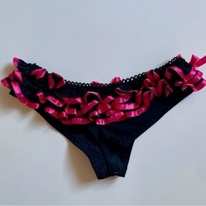 Leg Avenue Pin Up Burlesque Ruffle Back Booty Shorts Tanga Panty S/M